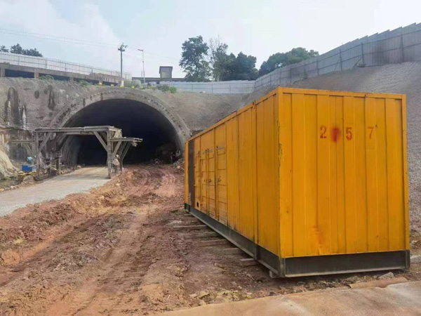 胡市镇发电机出租自启装置的工作原理是什么？